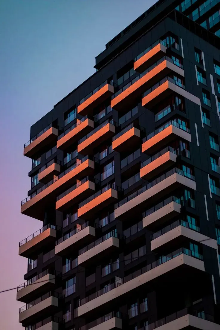 Moodboard design avec cartes turquoise et esquisses